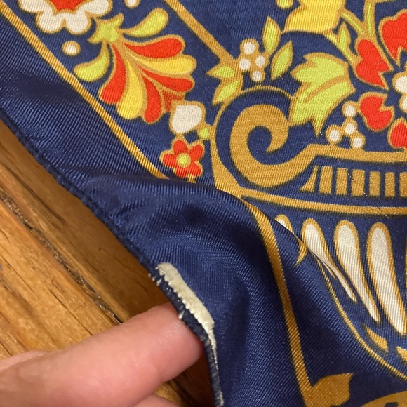 ❗️RARE❗️ Dior ‘Diorling’ 60s Silk Scarf - Picture 3 of 4